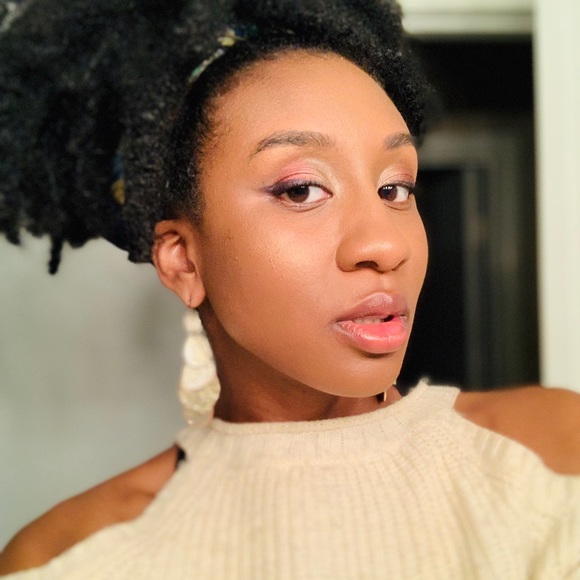 Meet your Posher, Danielle - Picture 1 of 1